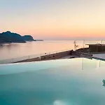 Blue Infinito Boutique Villa, Infinity Pool , Heated Jacuzzi & Panoramic Sea View Vilă *