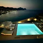 Blue Infinito Boutique Villa, Infinity Pool , Heated Jacuzzi & Panoramic Sea View Vilă *