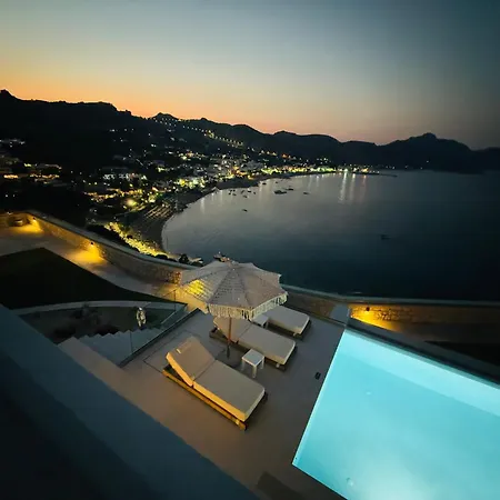 Blue Infinito Boutique Villa, Infinity Pool , Heated Jacuzzi & Panoramic Sea View