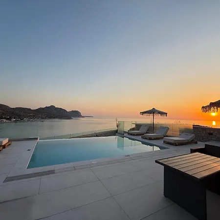 Willa Blue Infinito Boutique Villa, Infinity Pool , Heated Jacuzzi & Panoramic Sea View