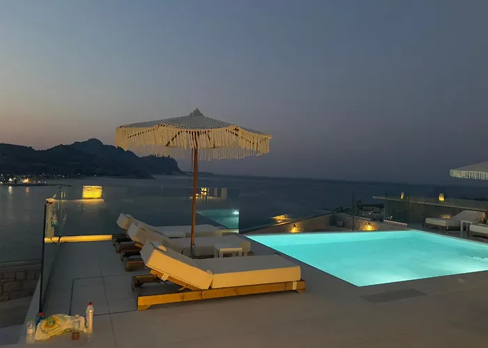 Blue Infinito Boutique Villa, Infinity Pool , Heated Jacuzzi & Panoramic Sea View וילה ארכאנגלוס