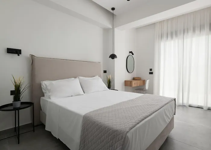 Blue Infinito Boutique Villa, Infinity Pool , Heated Jacuzzi & Panoramic Sea View וילה