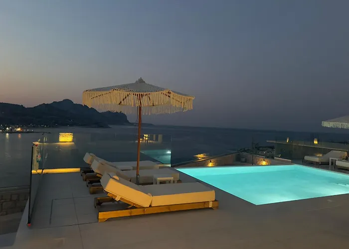 וילה Blue Infinito Boutique Villa, Infinity Pool , Heated Jacuzzi & Panoramic Sea View *