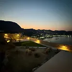 Blue Infinito Boutique Villa, Infinity Pool , Heated Jacuzzi & Panoramic Sea View Villa *
