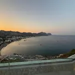 Blue Infinito Boutique Villa, Infinity Pool , Heated Jacuzzi & Panoramic Sea View فيلة
