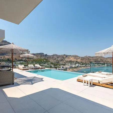 Blue Infinito Boutique Villa, Infinity Pool , Heated Jacuzzi & Panoramic Sea View *