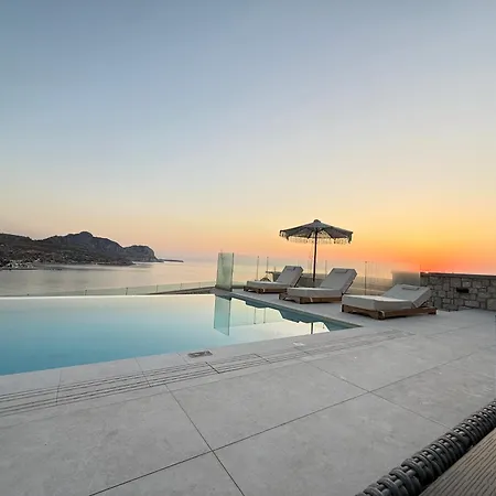 Blue Infinito Boutique Villa, Infinity Pool , Heated Jacuzzi & Panoramic Sea View Вилла *