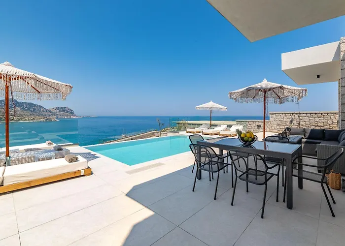 Blue Infinito Boutique Villa, Infinity Pool , Heated Jacuzzi & Panoramic Sea View * Archangelos (Rhodes)