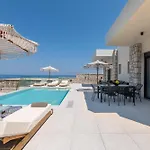 Villa Blue Infinito Boutique Villa, Infinity Pool , Heated Jacuzzi & Panoramic Sea View