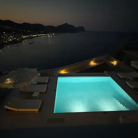 Blue Infinito Boutique Villa, Infinity Pool , Heated Jacuzzi&panoramic Sea View Villa