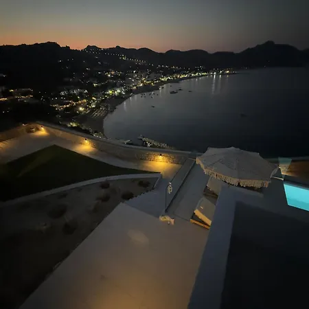 Blue Infinito Boutique Villa, Infinity Pool , Heated Jacuzzi&panoramic Sea View Villa *