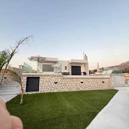 Blue Infinito Boutique Villa, Infinity Pool , Heated Jacuzzi & Panoramic Sea View Villa *