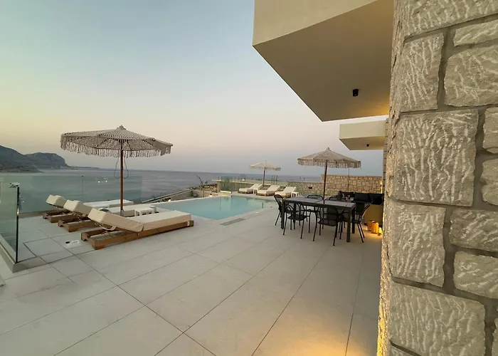 别墅 Blue Infinito Boutique Villa, Infinity Pool , Heated Jacuzzi & Panoramic Sea View