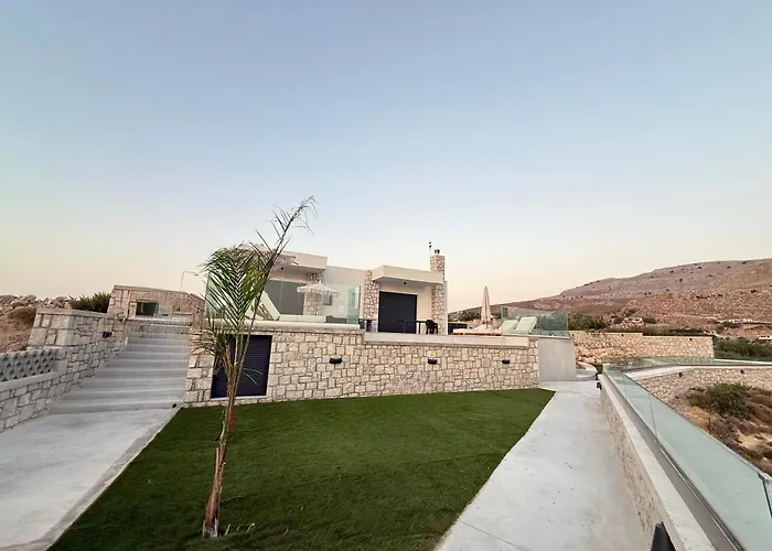 Blue Infinito Boutique Villa, Infinity Pool , Heated Jacuzzi & Panoramic Sea View